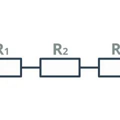 Schemat obwodu elektrycznego z trzema rezystorami R1, R2, R3 połączonymi szeregowo.