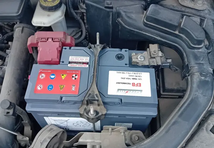 Akumulator EFB w Nissan Qashqai 2. Nowy, 12V 70Ah, gotowy do pracy.