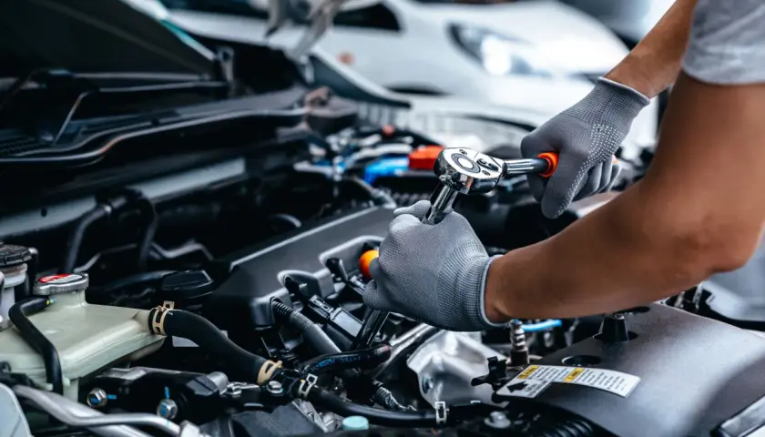 Ile zarabia mechanik ciężarówek w Polsce? Stawki i perspektywy 2026