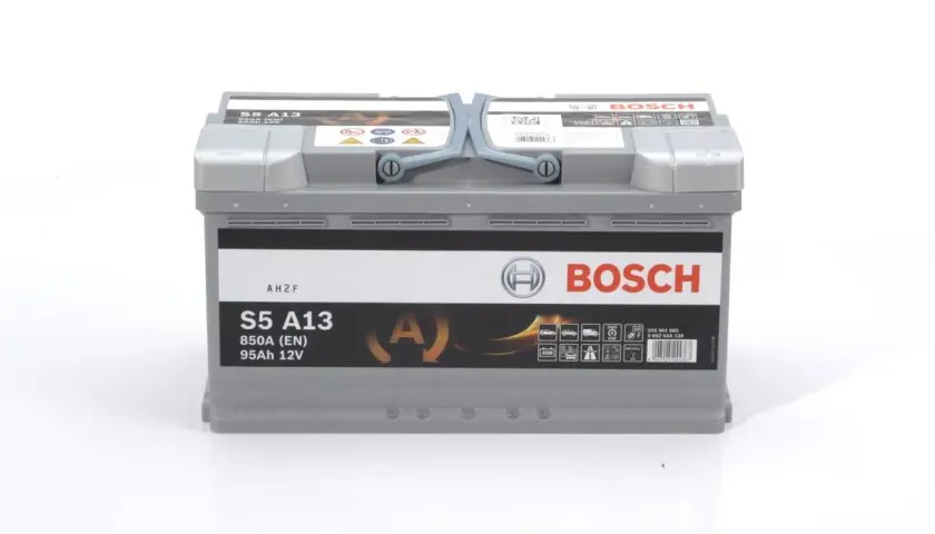 Akumulator Bosch S5 A13 95Ah 12V, idealny do Renault Master 2, zapewni niezawodność w każdych warunkach.